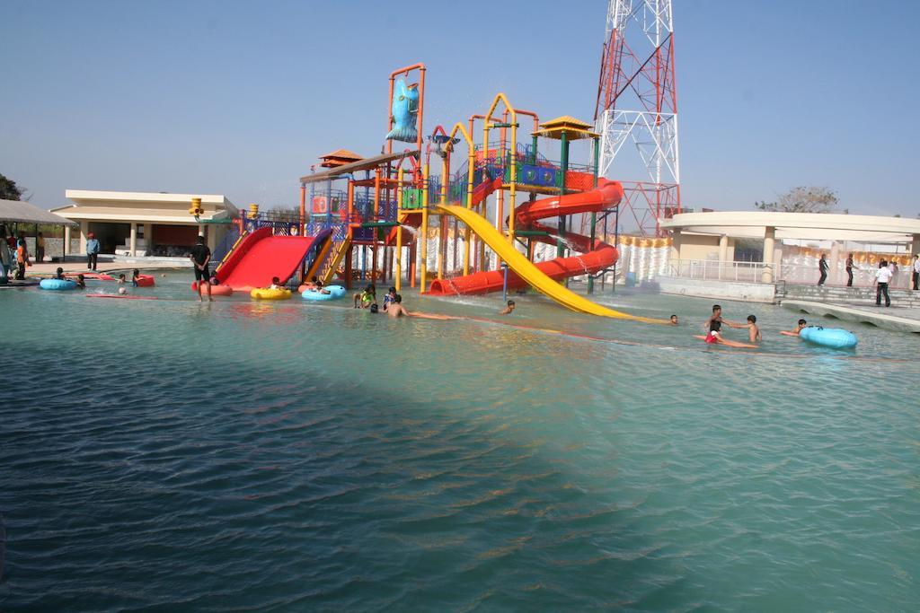 Sentosa Resorts & Water Park Chinchvad Kültér fotó