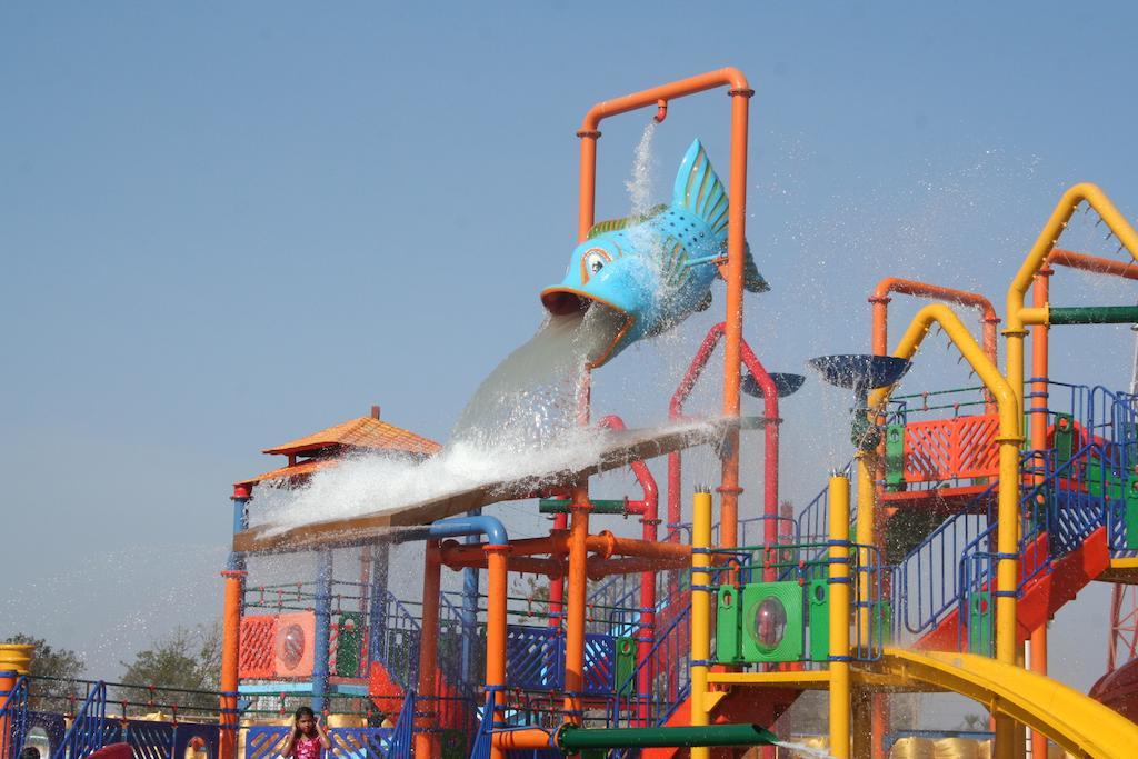 Sentosa Resorts & Water Park Chinchvad Kültér fotó