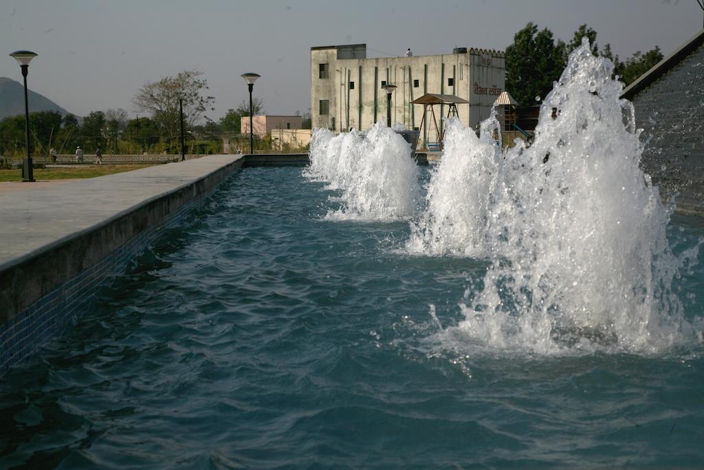 Sentosa Resorts & Water Park Chinchvad Kültér fotó