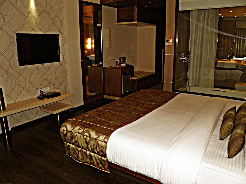 Sentosa Resorts & Water Park Chinchvad Szoba fotó